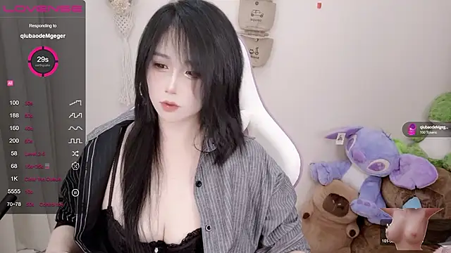 Snapshot of Vaness-a chatting on February 19, 2025, 1:06 pm Vaness-a online show from February 19, 2025, 1:06 pm