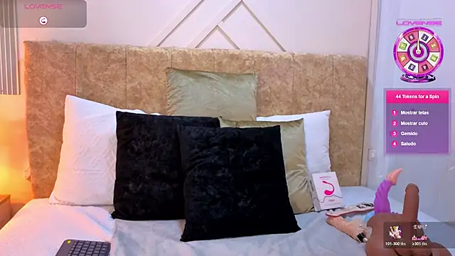 ashley  foxx  online show from March 10, 2026, 1:48 pm