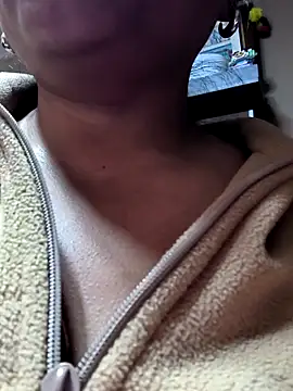 Kasandra02 online show from February 19, 2026, 6:27 pm