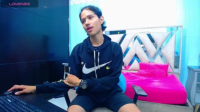 Snapshot of andy_staar chatting on October 4, 2025, 11:56 am andy staar online show from October 4, 2025, 11:56 am