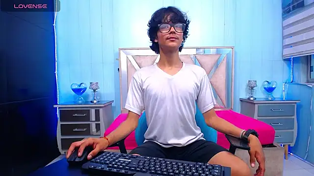 Snapshot of andy_staar chatting on September 29, 2025, 11:16 am andy staar online show from September 29, 2025, 11:16 am