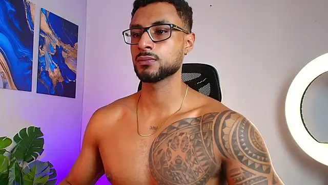 LiamGarcia1 online show from September 16, 2025, 12:33 am