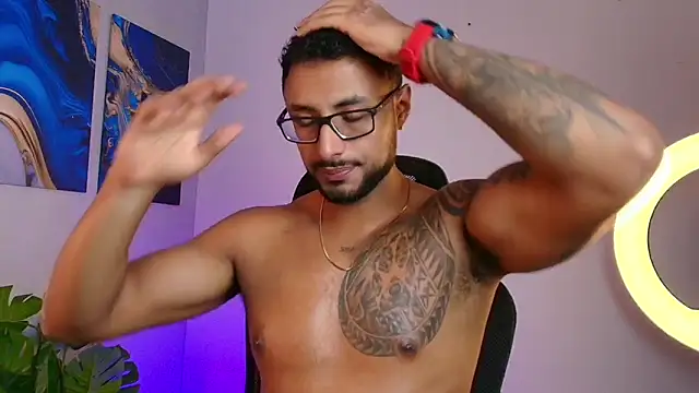 LiamGarcia1 online show from September 16, 2025, 3:24 pm