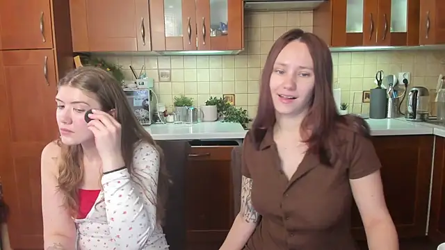 HotCaramellsTV online show from May 12, 2026, 11:38 am