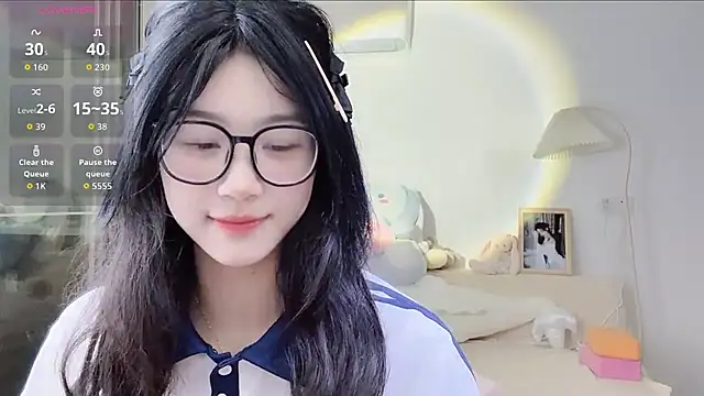 Snapshot of Luminous163 chatting on October 21, 2025, 11:42 am Luminous163 online show from October 21, 2025, 11:42 am