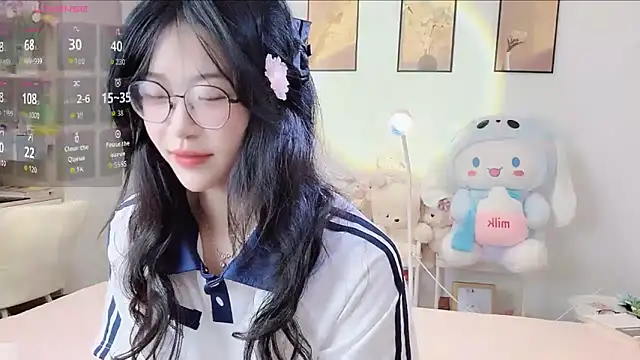 Snapshot of Luminous163 chatting on September 24, 2025, 1:17 pm Luminous163 online show from September 24, 2025, 1:17 pm