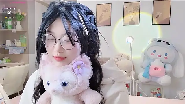 Snapshot of Luminous163 chatting on October 1, 2025, 1:15 pm Luminous163 online show from October 1, 2025, 1:15 pm