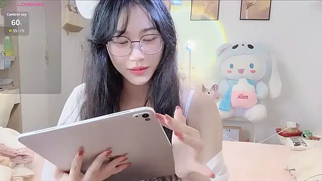 Snapshot of Luminous163 chatting on September 25, 2025, 4:24 pm Luminous163 online show from September 25, 2025, 4:24 pm