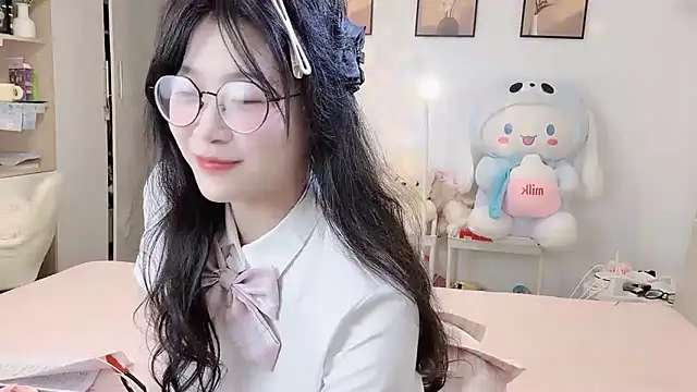 Snapshot of Luminous163 chatting on November 6, 2025, 1:15 pm Luminous163 online show from November 6, 2025, 1:15 pm