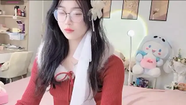 Snapshot of Luminous163 chatting on January 13, 2026, 7:23 am Luminous163 online show from January 13, 2026, 7:23 am