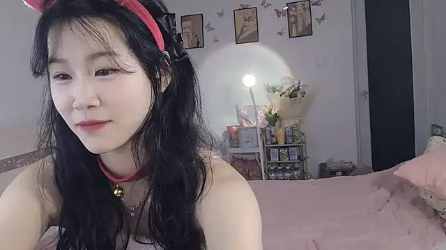 Snapshot of Luminous163 chatting on March 16, 2025, 2:55 pm Luminous163 online show from March 16, 2025, 2:55 pm