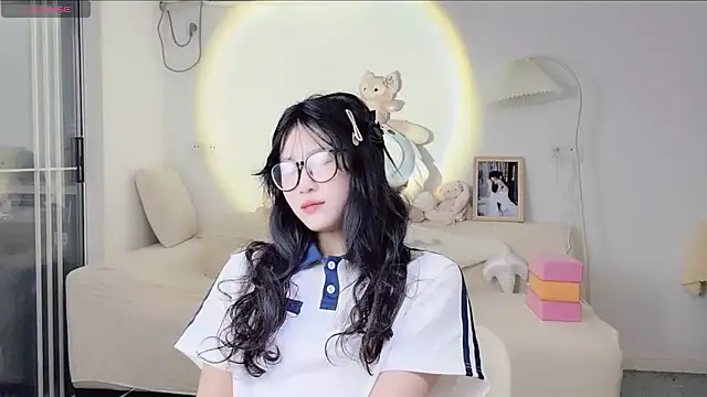 Snapshot of Luminous163 chatting on October 11, 2025, 9:43 am Luminous163 online show from October 11, 2025, 9:43 am