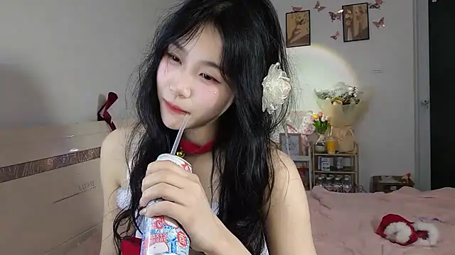 Snapshot of Luminous163 chatting on March 10, 2025, 4:03 pm Luminous163 online show from March 10, 2025, 4:03 pm