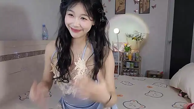 Snapshot of Luminous163 chatting on March 18, 2025, 4:28 pm Luminous163 online show from March 18, 2025, 4:28 pm