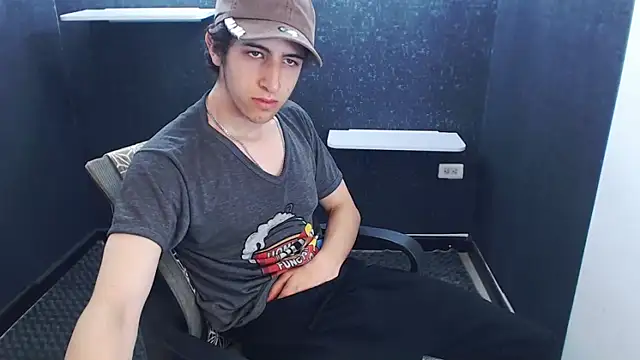 Kerverr  online show from November 22, 2025, 6:51 pm