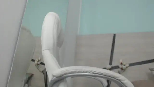 sussy leon online show from February 25, 2025, 6:44 pm