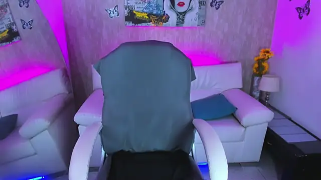 nova sex01 online show from December 5, 2025, 4:44 am