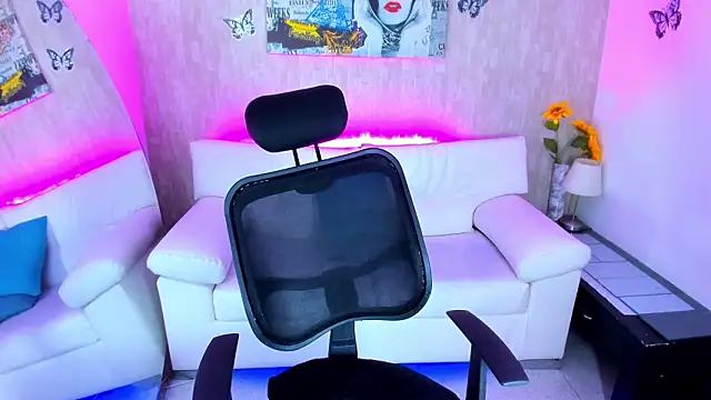 nova sex01 online show from February 9, 2026, 10:41 pm