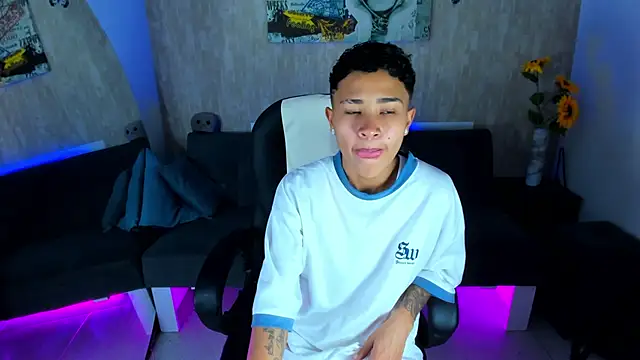 nova sex01 online show from April 15, 2026, 7:40 pm