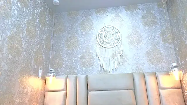 NahomiFireSex online show from March 18, 2025, 6:17 am