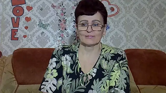 Snapshot of PaulaGolden chatting on July 7, 2026, 7:50 pm PaulaGolden online show from July 7, 2026, 7:50 pm