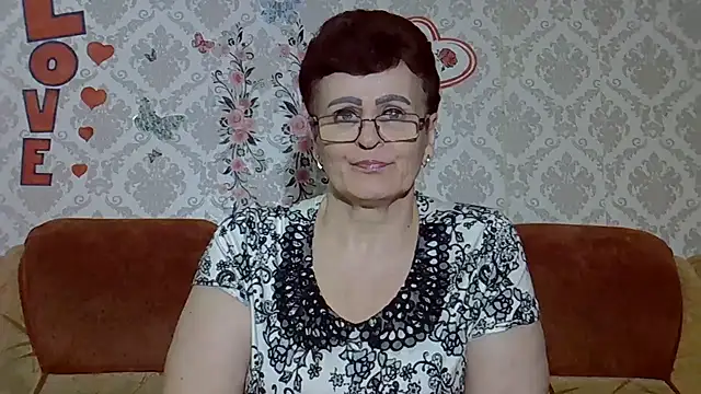 Snapshot of PaulaGolden chatting on July 19, 2026, 7:54 pm PaulaGolden online show from July 19, 2026, 7:54 pm