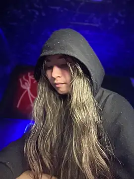 Sophie LS online show from December 19, 2025, 7:44 am