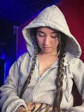 Sophie LS online show from April 1, 2026, 1:41 pm