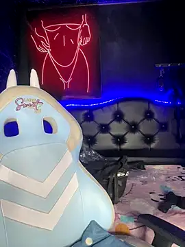 Sophie LS online show from September 26, 2025, 4:30 am