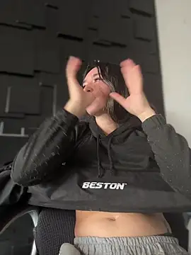 Sophie LS online show from January 14, 2026, 2:42 pm