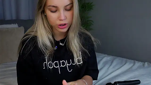 Snapshot of AftonConnett chatting on March 2, 2026, 2:01 am AftonConnett online show from March 2, 2026, 2:01 am