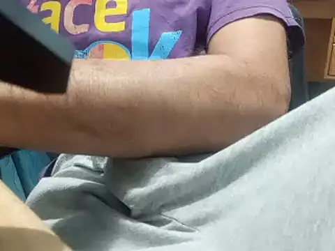 SALLY OMAR  online show from November 20, 2025, 6:19 pm