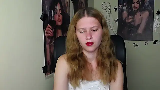 Snapshot of StellaCRL chatting on May 25, 2026, 6:17 pm StellaCRL online show from May 25, 2026, 6:17 pm