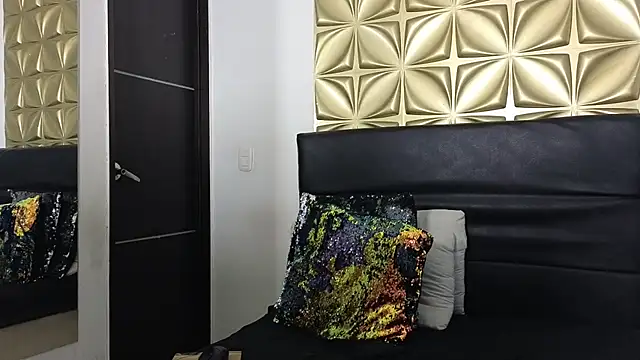 ANGEL  COOPER online show from March 14, 2025, 12:18 pm