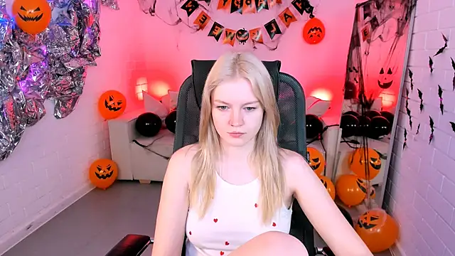 GraceGlamour online show from October 23, 2025, 5:06 am