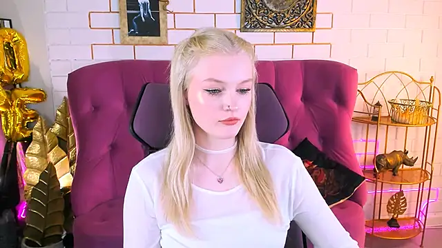 GraceGlamour online show from November 19, 2025, 1:11 pm