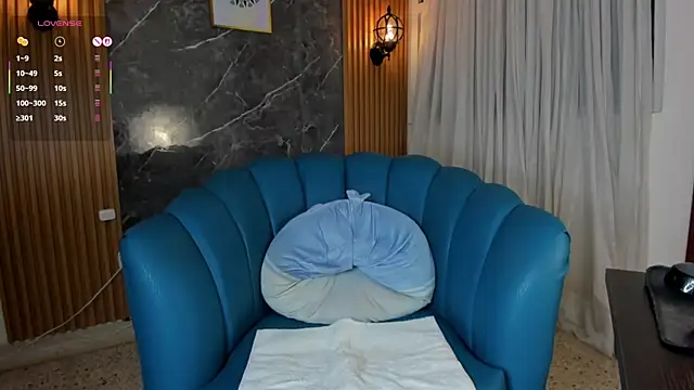 Julie Markk online show from March 30, 2026, 7:26 pm