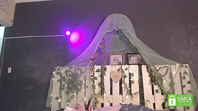 moon hill online show from March 18, 2025, 4:29 am