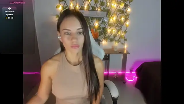 Sara lopez 28 online show from September 28, 2025, 10:44 am