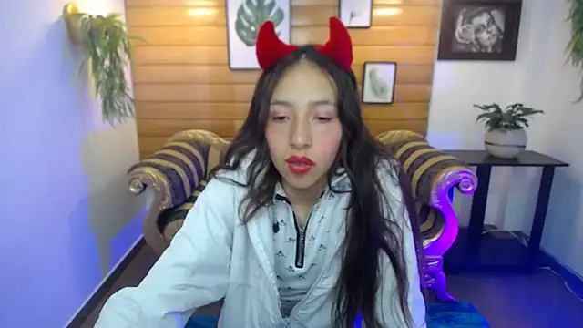 Snapshot of Valeria_roussi chatting on February 19, 2025, 5:38 pm Valeria roussi online show from February 19, 2025, 5:38 pm