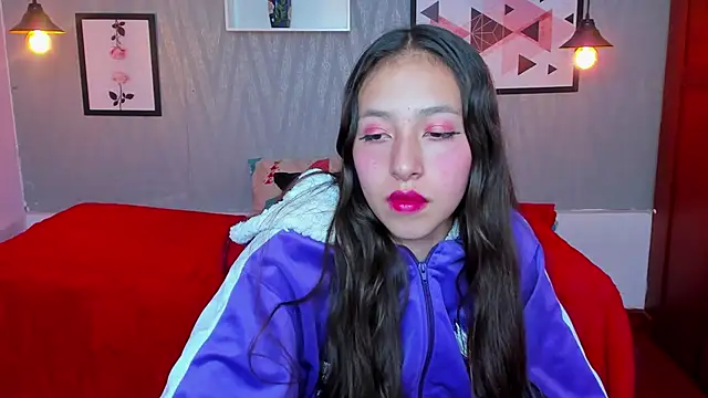 Snapshot of Valeria_roussi chatting on January 18, 2025, 7:37 pm Valeria roussi online show from January 18, 2025, 7:37 pm