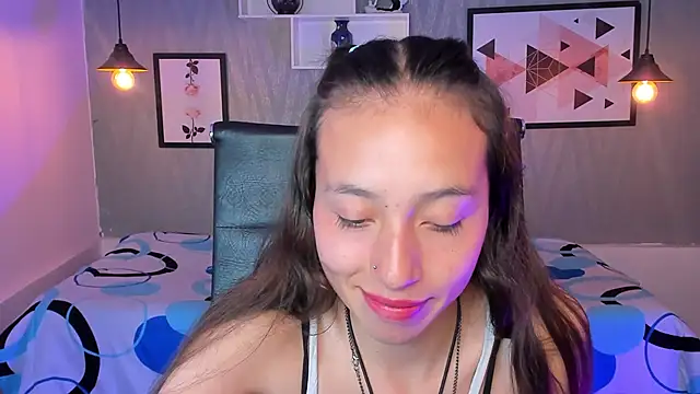 Snapshot of Valeria_roussi chatting on December 18, 2024, 8:25 pm Valeria roussi online show from December 18, 2024, 8:25 pm