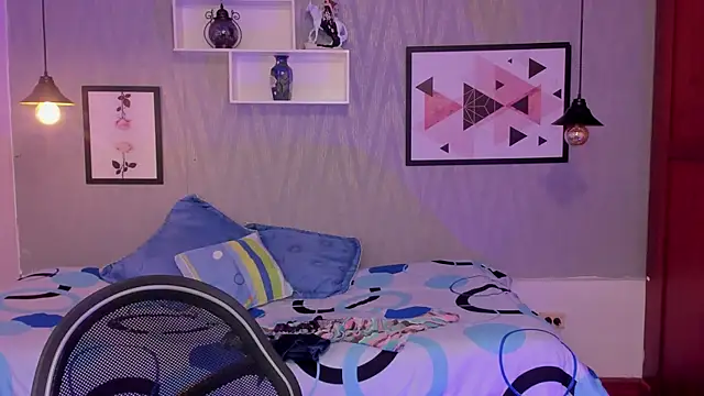 Snapshot of Valeria_roussi chatting on February 18, 2025, 2:06 pm Valeria roussi online show from February 18, 2025, 2:06 pm