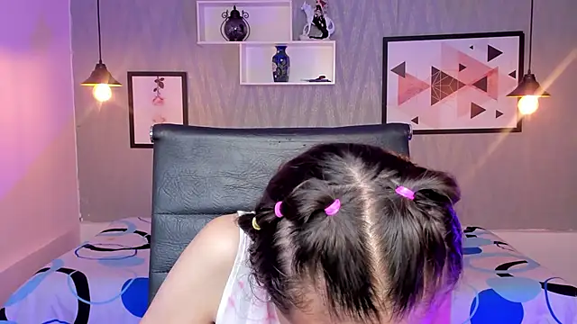 Snapshot of Valeria_roussi chatting on December 17, 2024, 2:00 pm Valeria roussi online show from December 17, 2024, 2:00 pm