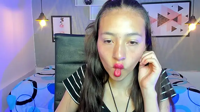 Snapshot of Valeria_roussi chatting on December 16, 2024, 1:54 pm Valeria roussi online show from December 16, 2024, 1:54 pm