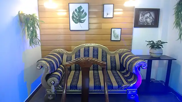 Snapshot of Valeria_roussi chatting on February 15, 2025, 11:03 pm Valeria roussi online show from February 15, 2025, 11:03 pm