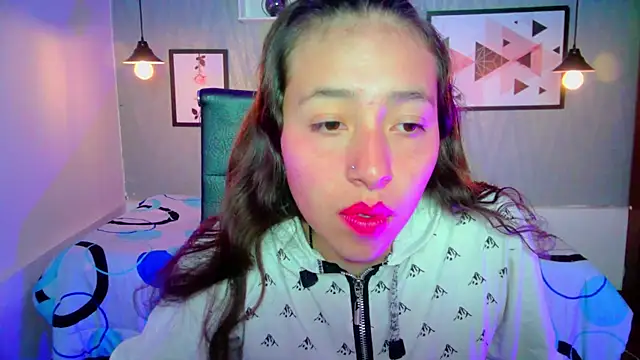 Snapshot of Valeria_roussi chatting on December 9, 2024, 1:45 pm Valeria roussi online show from December 9, 2024, 1:45 pm