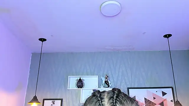 Snapshot of Valeria_roussi chatting on December 20, 2024, 1:54 pm Valeria roussi online show from December 20, 2024, 1:54 pm