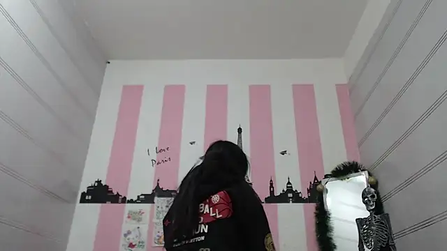 sara caplerx online show from September 24, 2025, 1:06 pm