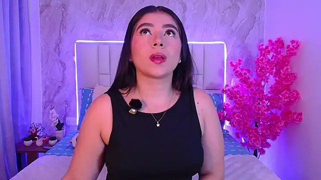 IsabellaAnngel online show from May 26, 2026, 10:08 pm